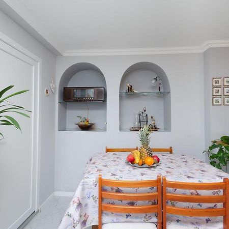 H-Elios Apartment Ловран Екстериор снимка