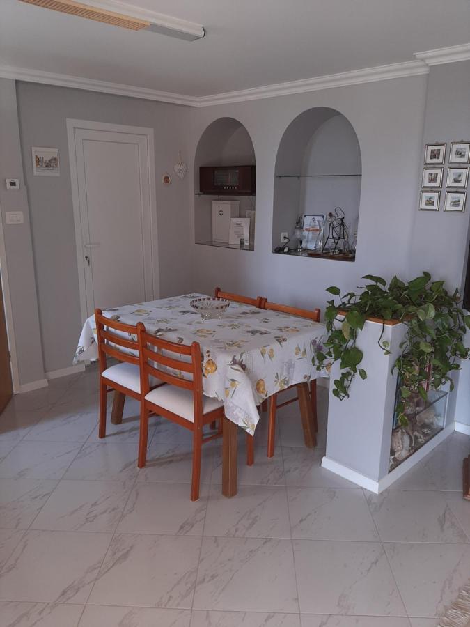 H-Elios Apartment Ловран Екстериор снимка