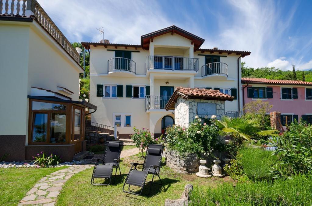 H-Elios Apartment Ловран Екстериор снимка